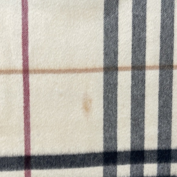 Burberry Cashmere scarf - Picture 6 of 6
